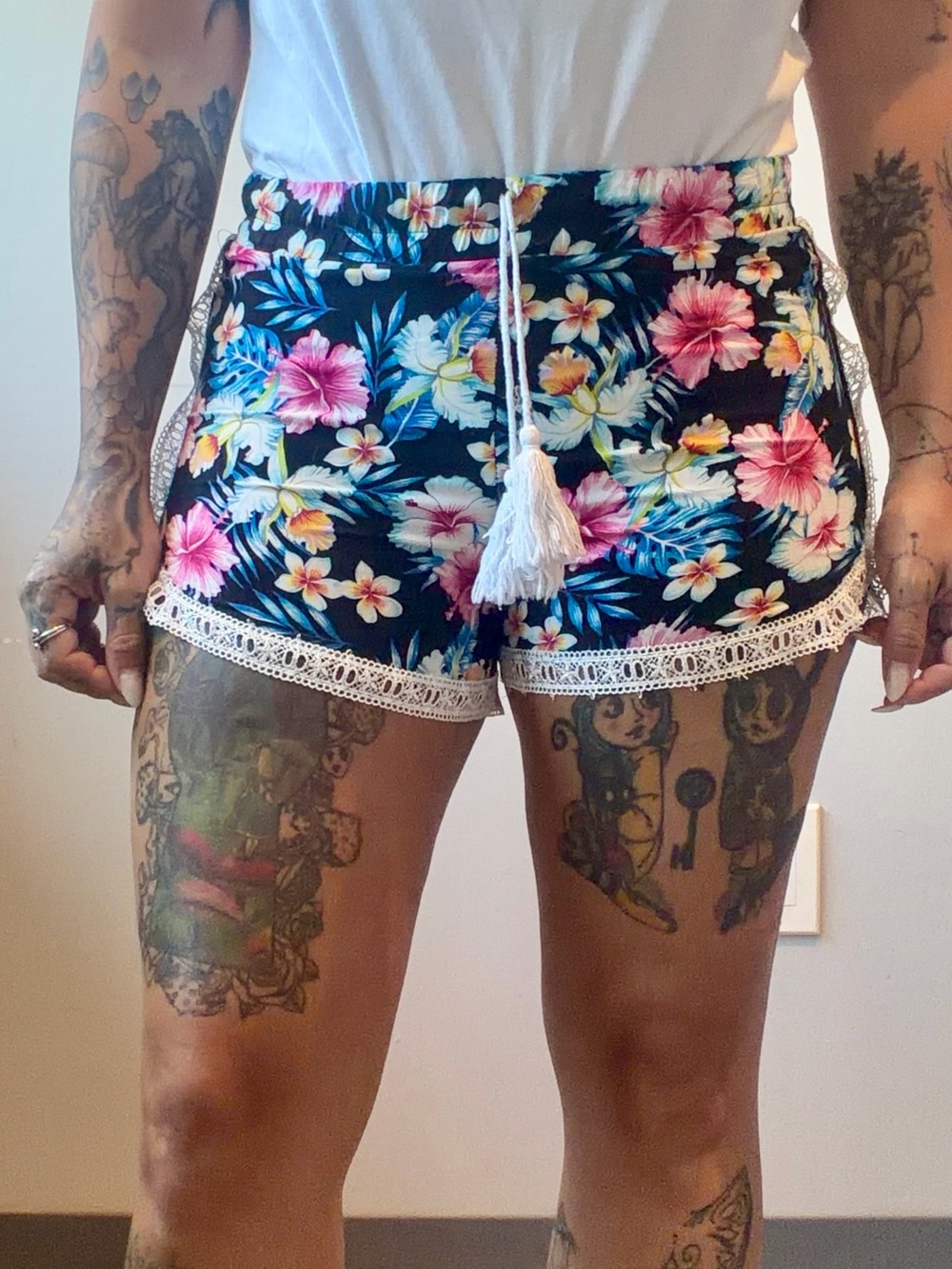 Maze Womens Medium Multicolor Floral Vacation Tropical Shorts
